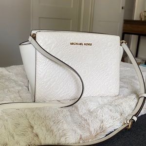 Michael kors small cross body